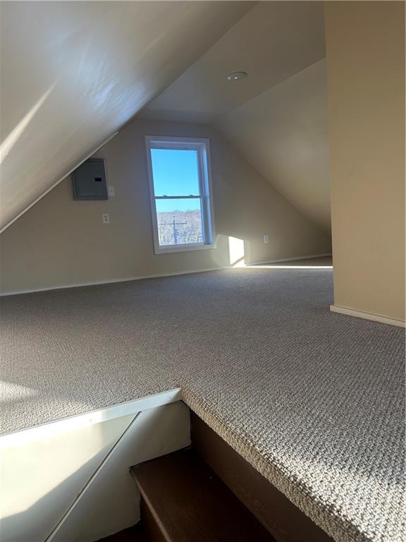 Building Photo - 38 Oak St