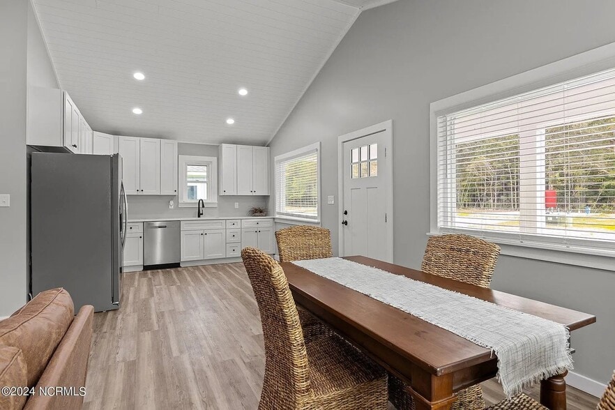 Building Photo - 148 Long Pond Lp