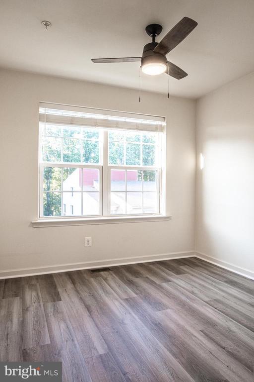 Building Photo - 3541 Woodlake Dr