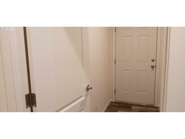 Building Photo - 348 N Falcon St