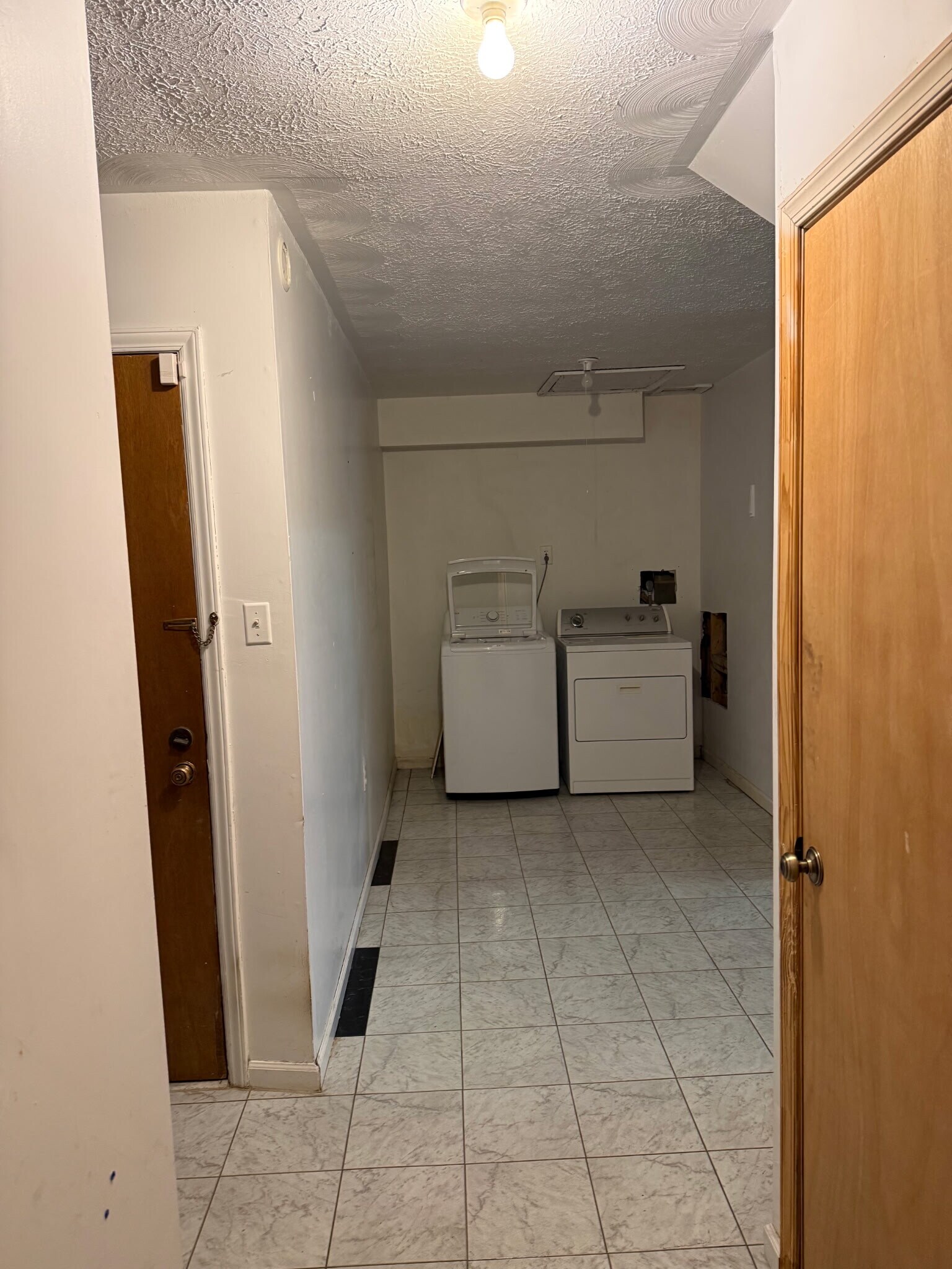 In unit washer/dryer - 14531 Stephen St