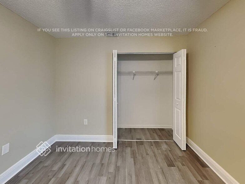 Building Photo - 10025 SW 139th Pl