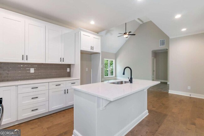 Building Photo - 380 Ansley Dr