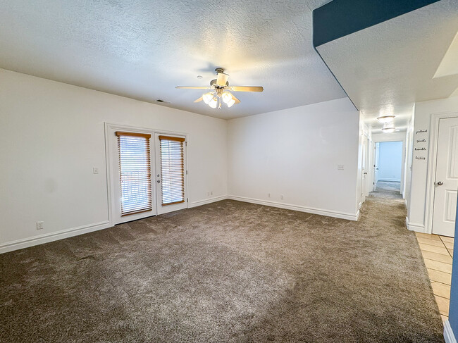 Building Photo - 248 S 550 W