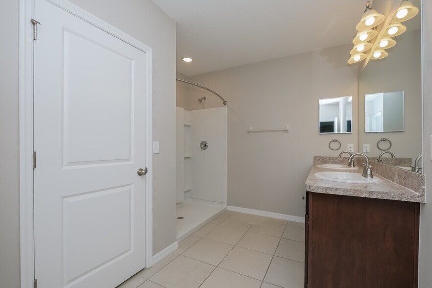 Building Photo - 14133 Arbor Pines Dr