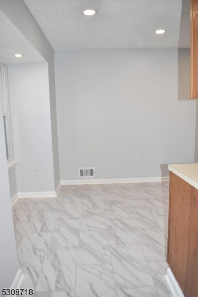 Building Photo - 7 Kirby Ln