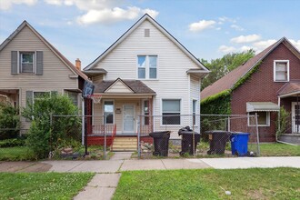 Building Photo - 4 Bedroom 2 Bath $1,500