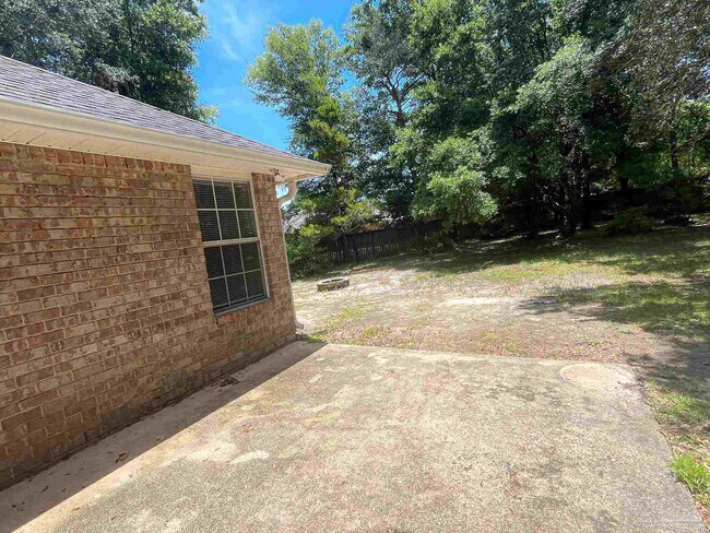 Building Photo - 902 Catskill Ln