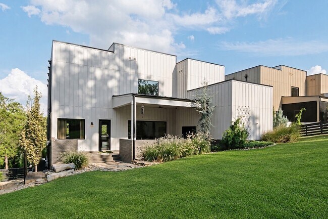 Building Photo - 4505 Shys Hill Rd
