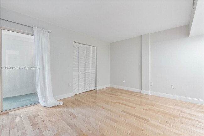 Building Photo - 2977 McFarlane Rd