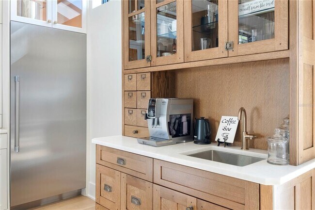 Building Photo - 319 W Frances Ave