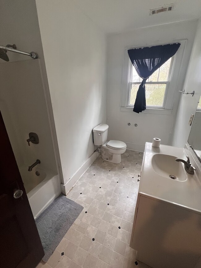 Building Photo - 5958 Dayton Blvd