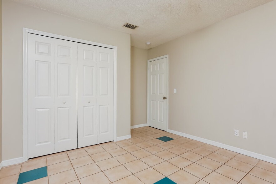 Building Photo - 8612 Villa Nova St