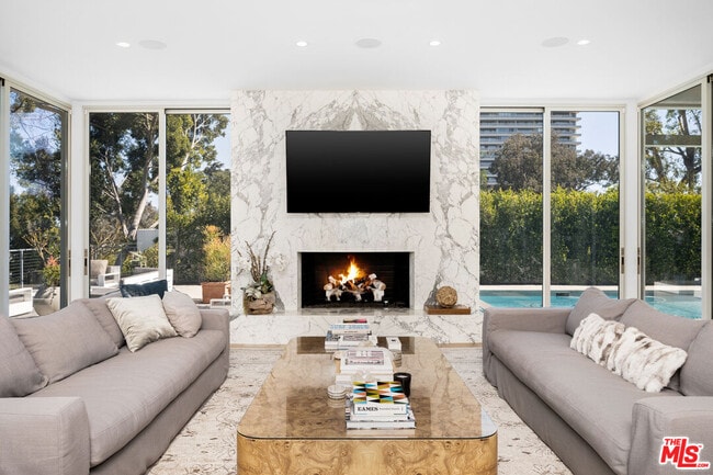 Building Photo - 9260 Cordell Dr