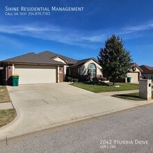 Building Photo - 2042 Yturria Dr