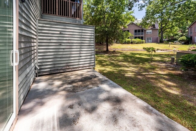 Building Photo - 2 Bedroom 1 Bath Condo in The Park at Rive...