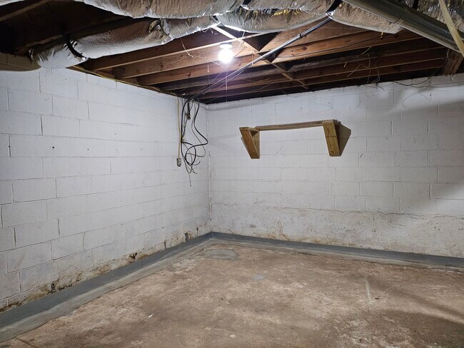 Building Photo - 2248 Tilson Cir