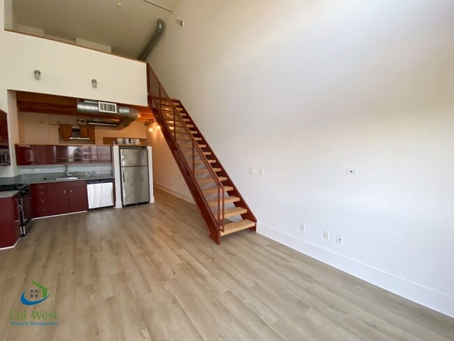 Building Photo - $3595.00 - Luxury 1/1.5 Santana Row with Bonus room