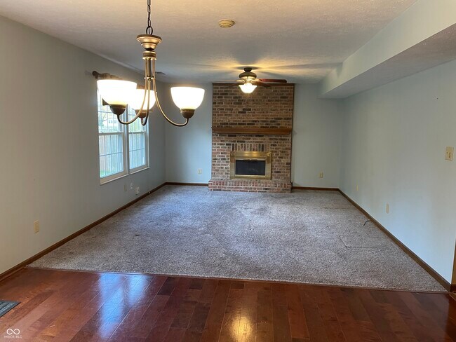 Building Photo - 9161 Champton Dr