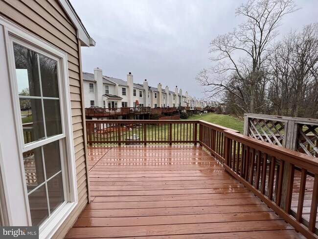 Building Photo - 3762 Farmland Dr