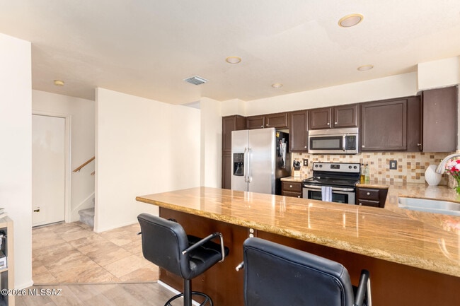 Building Photo - 10472 N Fair Mountain Dr
