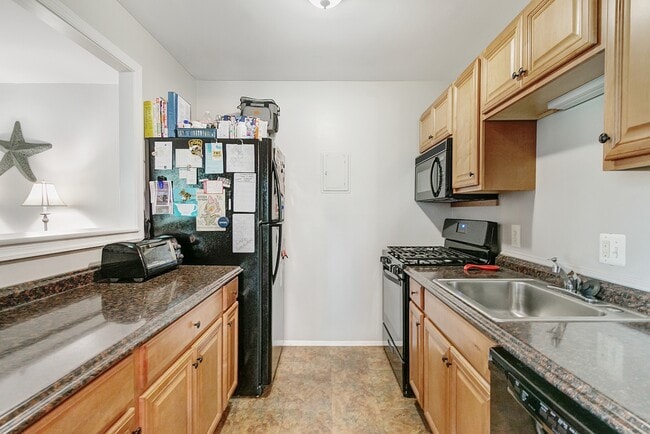Building Photo - 3750 Bel Pre Rd