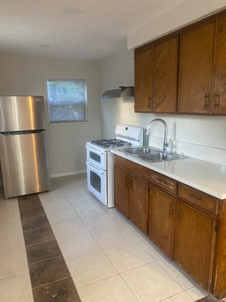 Building Photo - 1930 W Dallas St