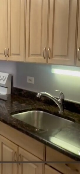 Building Photo - 601 E 32nd St