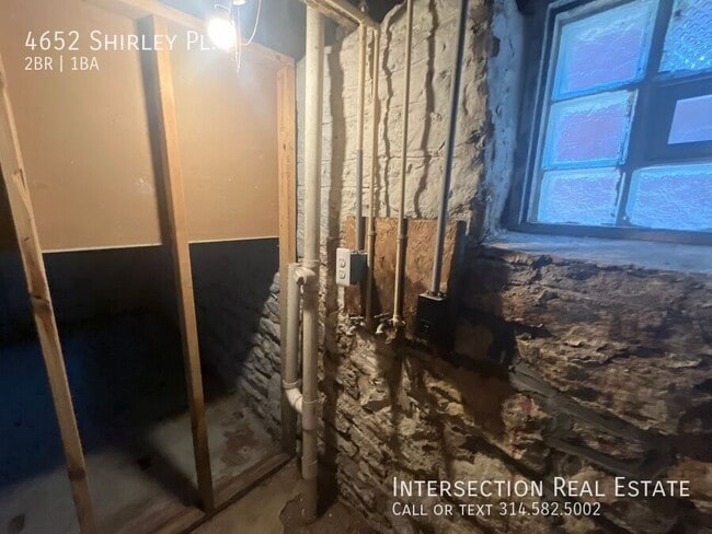 Building Photo - 4652 Shirley Pl
