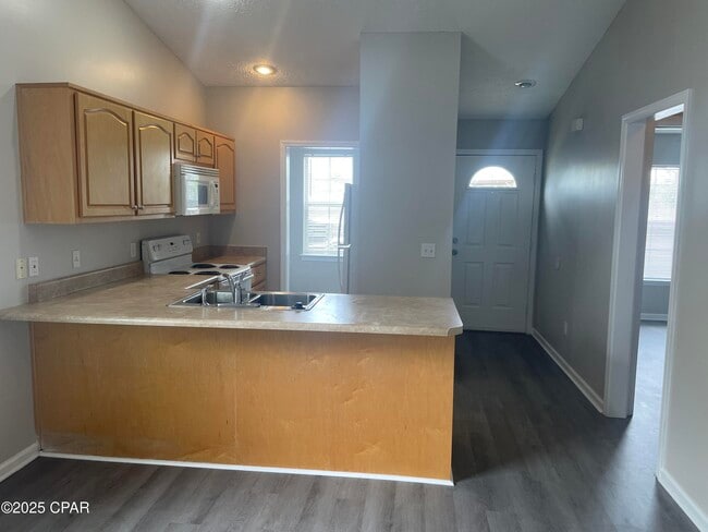 Building Photo - 3613 Eagle Ln