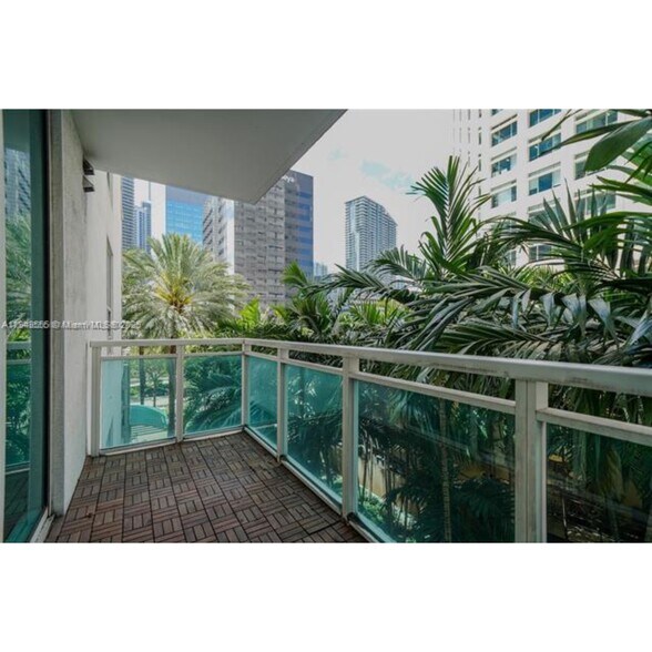 Building Photo - 950 Brickell Bay Dr