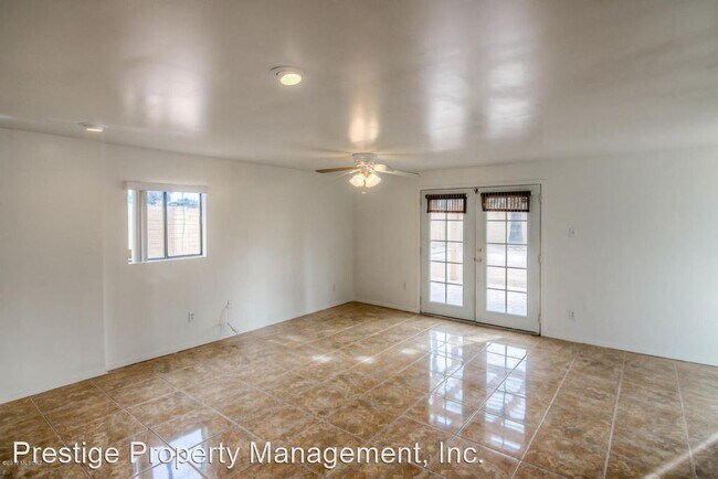 Building Photo - 4 br, 2 bath House - 4656 E 14th St