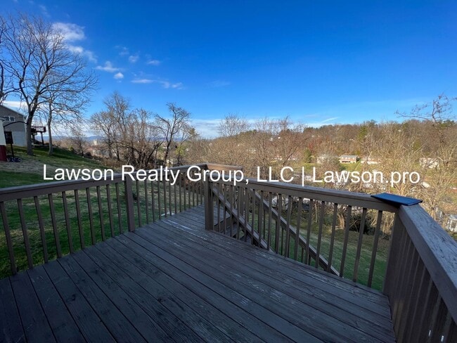 Building Photo - Charming Brick Home in Vinton with Finished Basement