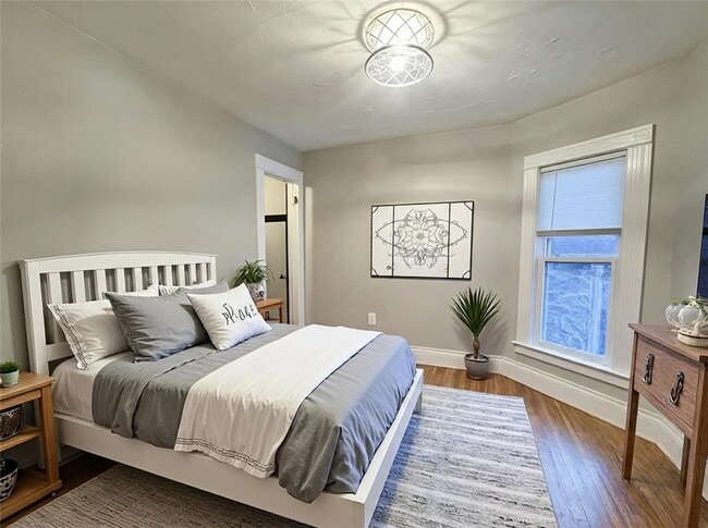 Building Photo - 102 Gregory St