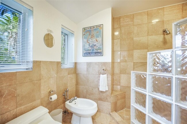 Building Photo - 278 S Island Rd