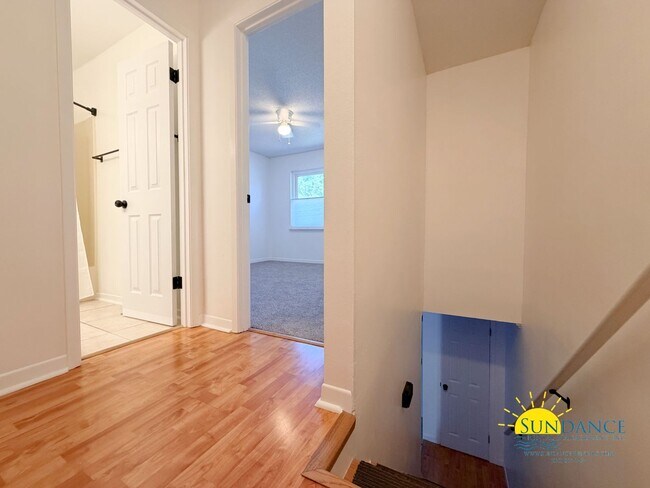 Building Photo - Charming 2BR townhome just steps from beautiful Cinco Bayou in Fort Walton Beach!