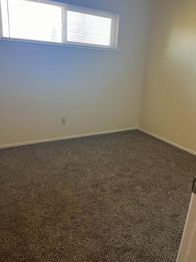 Building Photo - 1281 Juniper Dr
