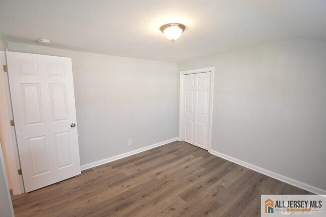 Building Photo - 1 Lee Ave