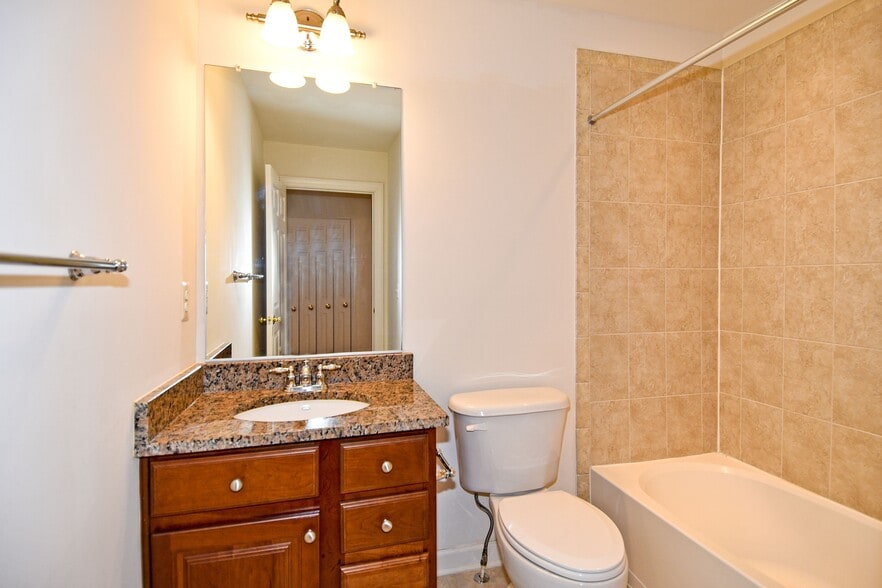 Building Photo - 7981 Vigne Ct