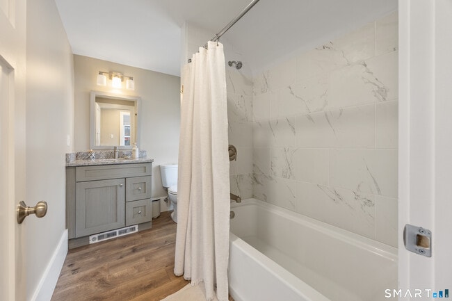 Building Photo - 3 Main St