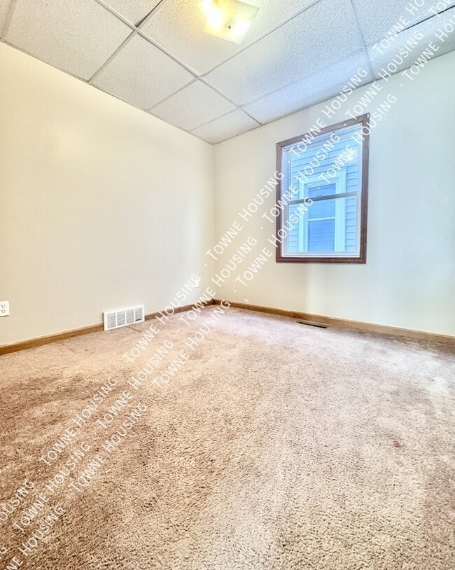 Building Photo - 374 Olmstead Ave