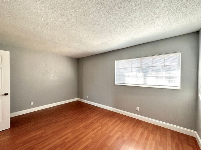 Building Photo - 1350 Mediterranean Dr