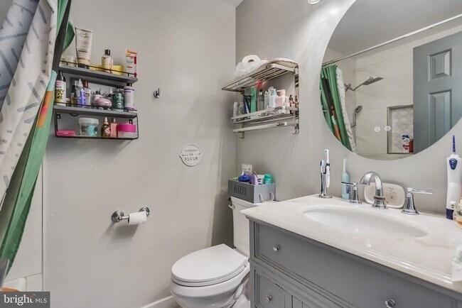 Building Photo - 3107 Ladova Way