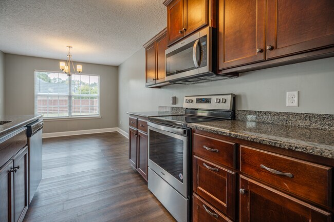 Building Photo - 717 Highgrove Ct