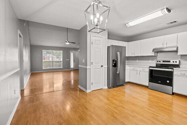 Building Photo - Charming All-Brick Home with Garage & Covered Patio!