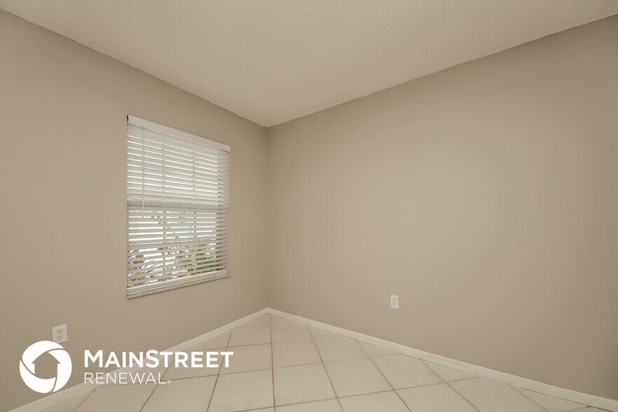 Building Photo - 4454 Sandhurst Dr