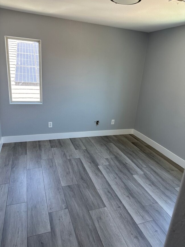 Building Photo - Newly Renovated 4 bedroom, 3 Bath with Pool