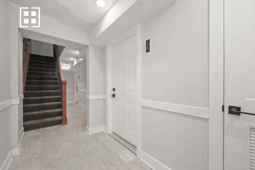 Entry Way - 64 E Cedar St