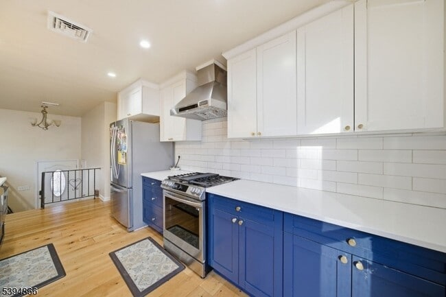 Building Photo - 32 Hardwick Ct