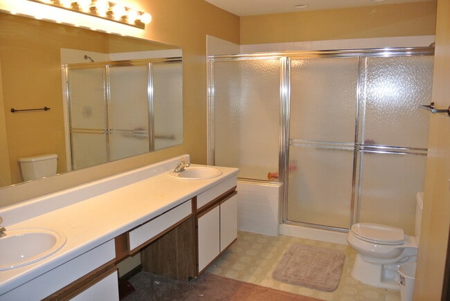 Building Photo - 2458 Charleston Dr